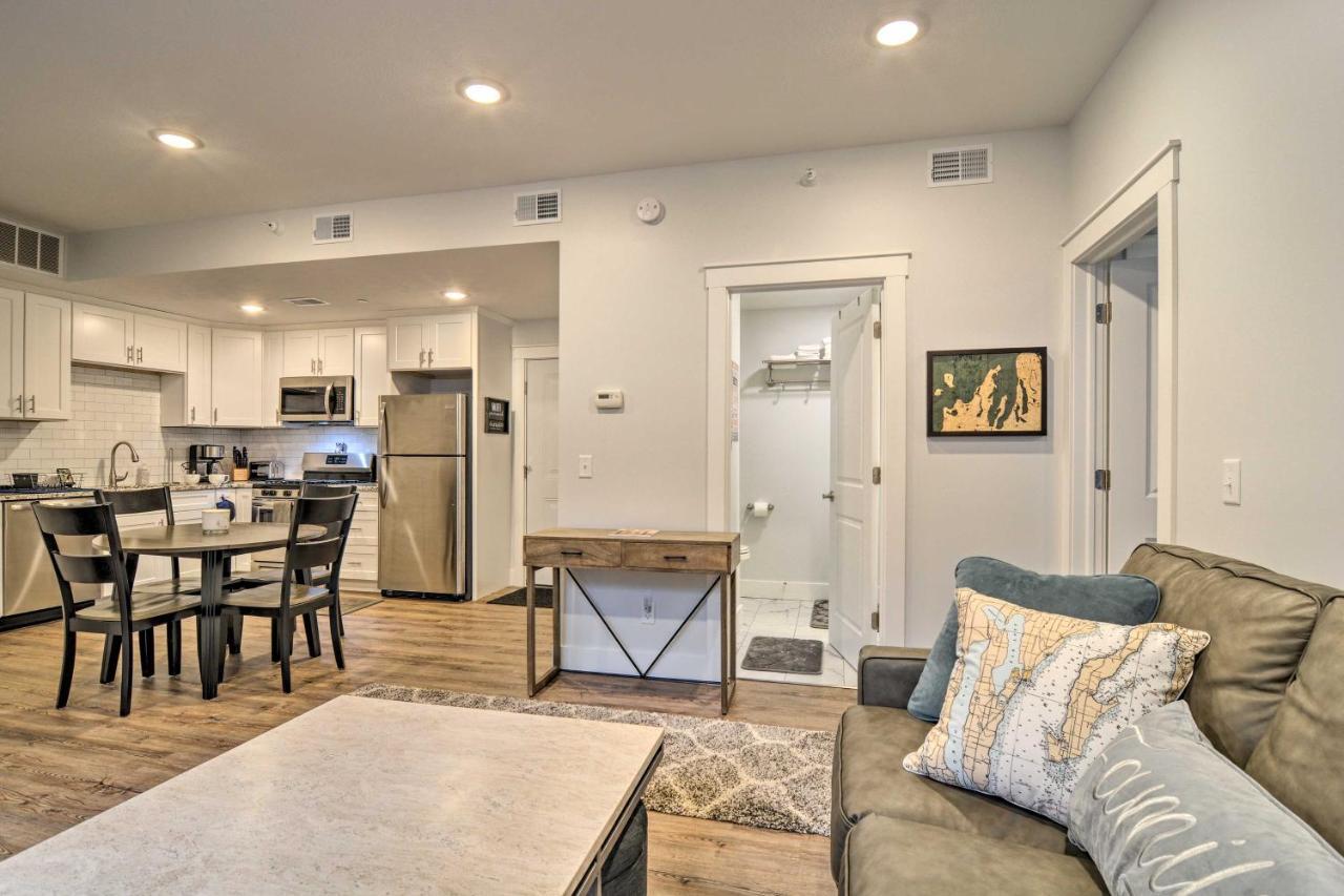 Modern Traverse City Condo About 1 Mi To Bay! Exteriör bild